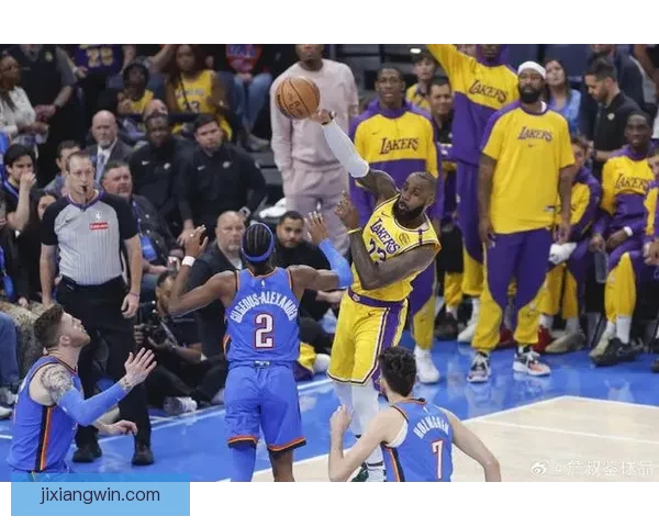 新赛季詹姆斯主动牺牲重塑湖人争冠格局或成雷霆马刺最强拦路虎